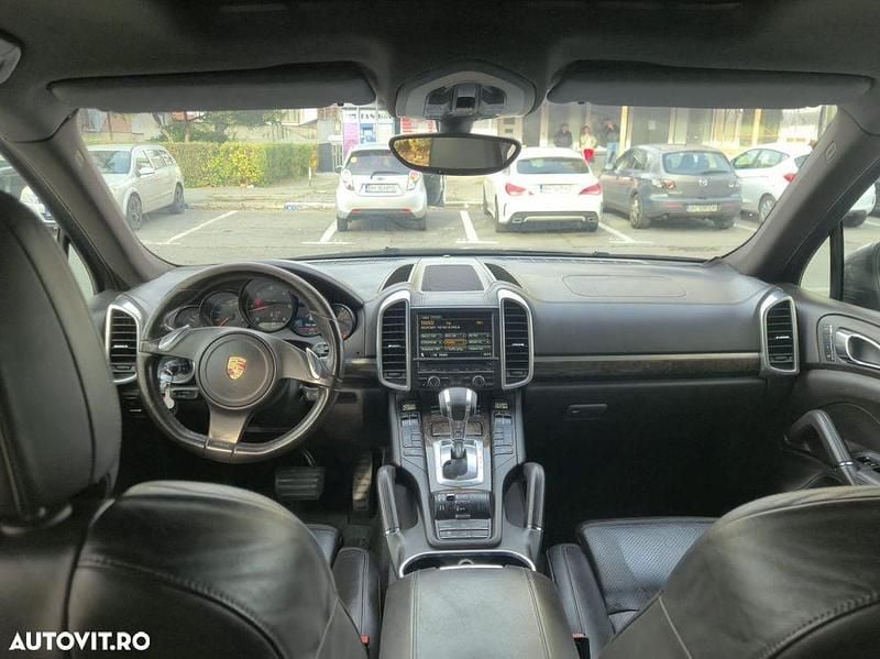 Second-hand Porsche Cayenne 245 CP (180 kW) 2012 Culoaregri SUV