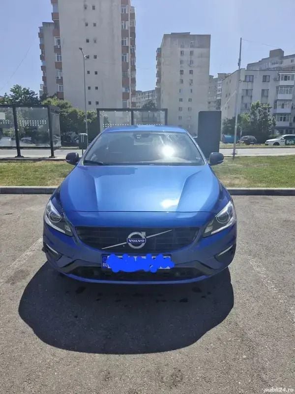 Albastru Utilizat 2016 Volvo V60 Break | 10.500 EUR (Preț bun) - Imagine 1/4