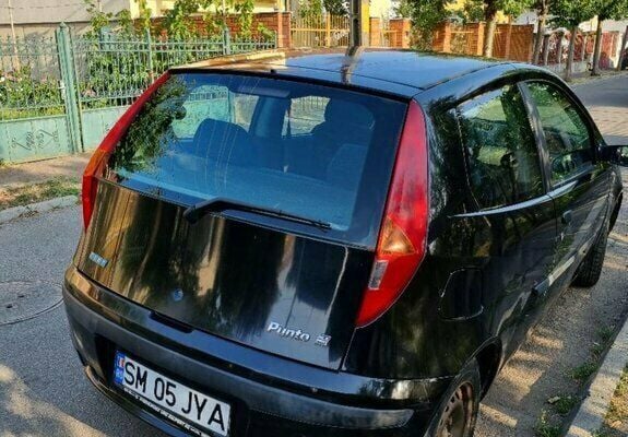 Second-hand Fiat Punto 60 CP (44 kW) 2000 Negru Hatchback