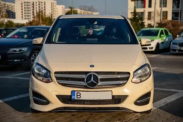 Utilizat 2015 Mercedes B180 Monovolum | 6.000 EUR (Preț bun) - Imagine 1/4