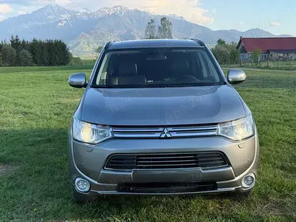 Utilizat 2014 Mitsubishi Outlander P-HEV SUV | 12.000 EUR - Imagine 1/4