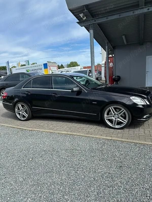 Utilizat 2009 Mercedes E250 Berlinǎ | 10.650 EUR - Imagine 1/4