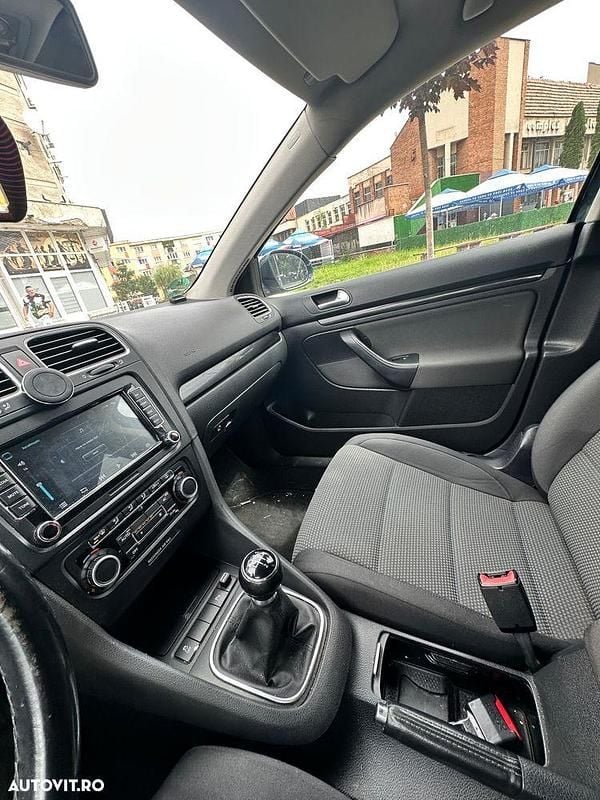 Second-hand VW Golf VI 104 CP (76 kW) 2010 Culoarealbastru Hatchback