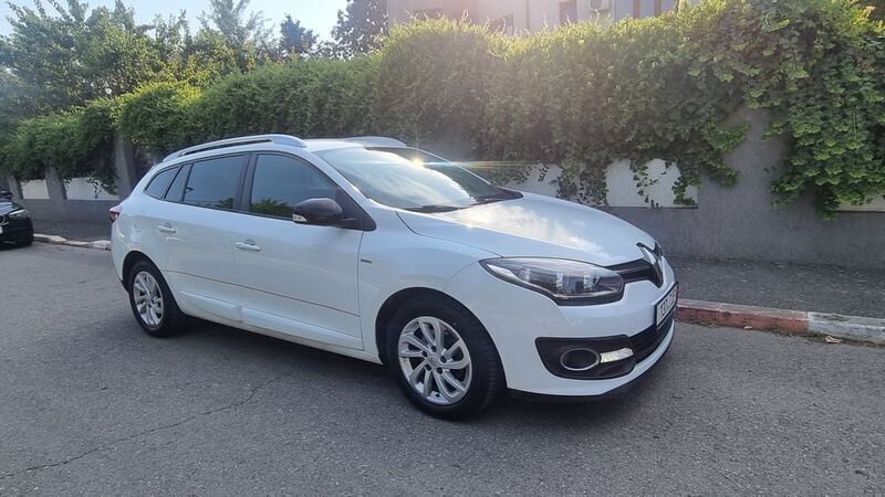 Alb Utilizat 2017 Renault Mégane GrandTour Break | 5.990 EUR (Super Preț) - Imagine 1/4