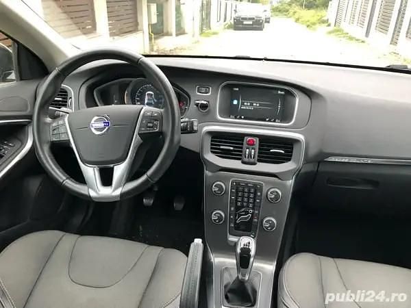 Albastru Utilizat 2016 Volvo V40 Hatchback | 12.500 EUR (Scump) - Imagine 1/4