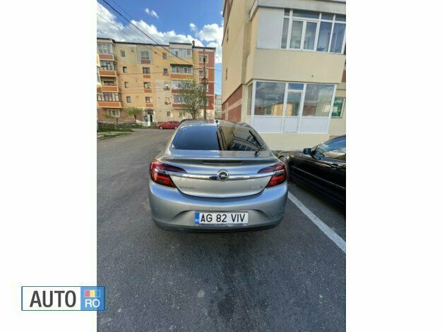 Gri Utilizat 2016 Opel Insignia Berlinǎ | 7.500 EUR (Super Preț) - Imagine 1/4