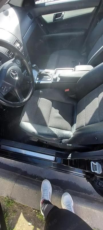Utilizat 2009 Mercedes 200 Berlinǎ | 4.200 EUR - Imagine 1/4