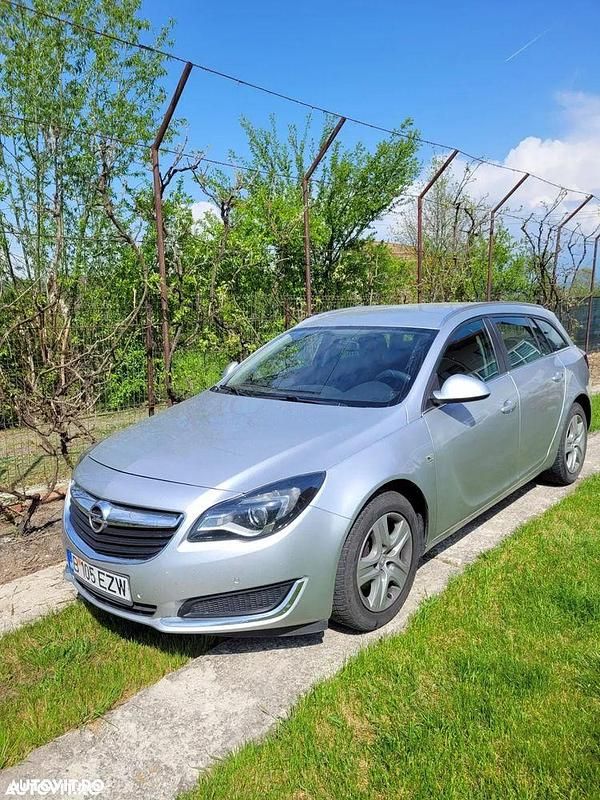 Culoareargint Utilizat 2015 Opel Insignia Break | 5.500 EUR (Preț bun) - Imagine 1/4