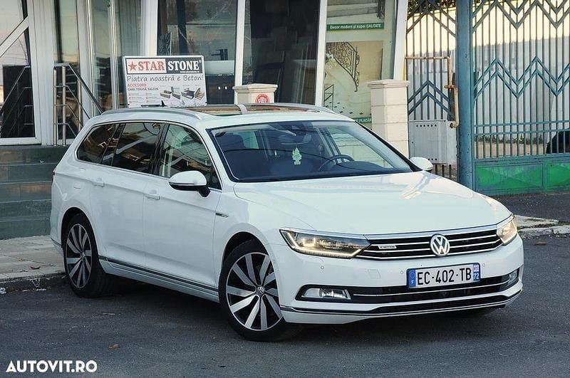 Second-hand VW Passat Highline 240 CP (176 kW) 2016 Culoarealb Break