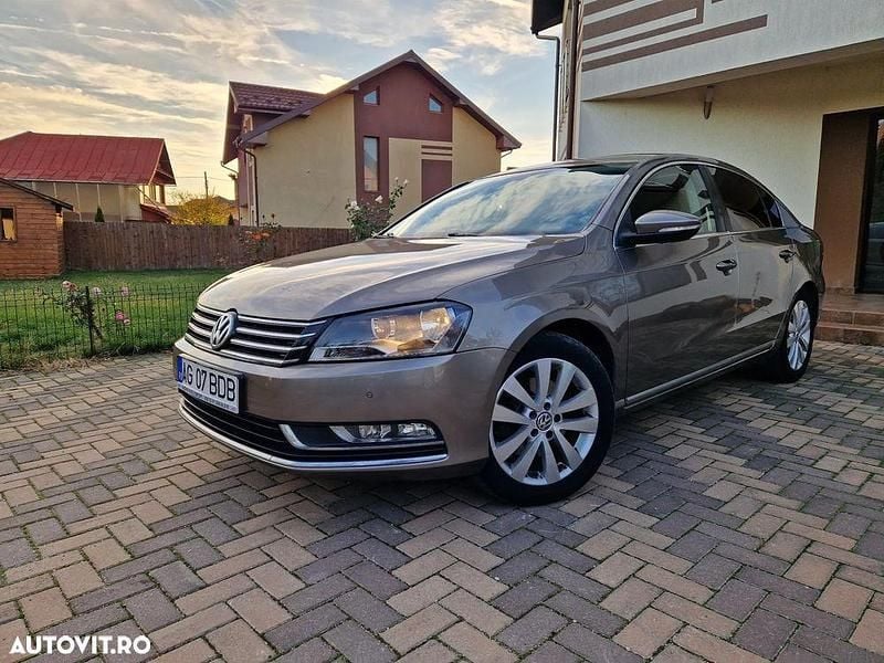 Culoaremaro Utilizat 2013 VW Passat Comfortline Berlinǎ | 8.500 EUR (Preț OK) - Imagine 1/4