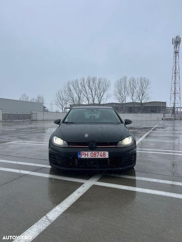 Second-hand VW Golf VII GTD 184 CP (135 kW) 2014 Culoarenegru Hatchback
