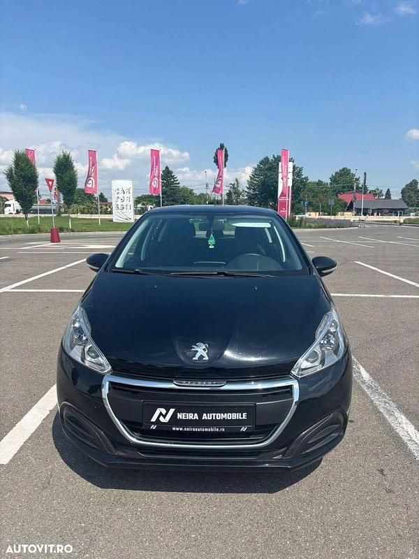 Culoarenegru Utilizat 2016 Peugeot 208 Active Hatchback | 4.950 EUR (Preț bun) - Imagine 1/4