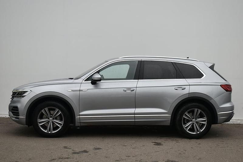 Second-hand VW Touareg Elegance 286 CP (210 kW) 2020 Gri mediu  normal SUV