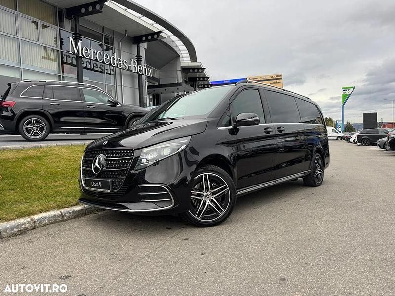 Culoarenegru Utilizat 2024 Mercedes V300 Exclusive Monovolum | 84.990 EUR (Scump) - Imagine 1/4
