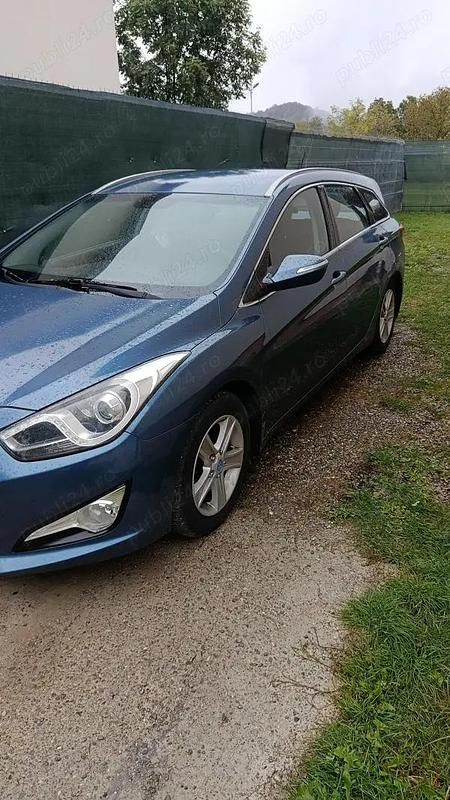 Second-hand Hyundai i40 136 CP (100 kW) 2014 Albastru Break