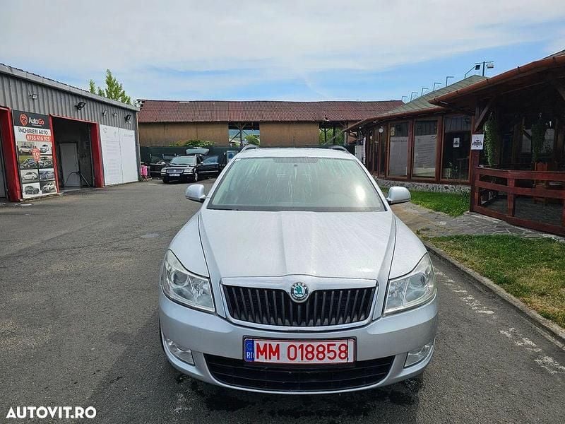 Culoareargint Utilizat 2012 Skoda Octavia Break | 3.700 EUR (Super Preț) - Imagine 1/4