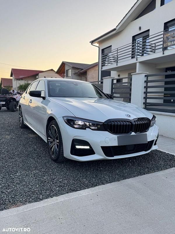 Culoarealb Utilizat 2020 BMW 330e M Sport Berlinǎ | 23.999 EUR (Preț OK) - Imagine 1/4