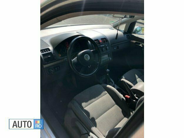 Second-hand VW Touran 140 CP (102 kW) 2006 Gri Monovolum