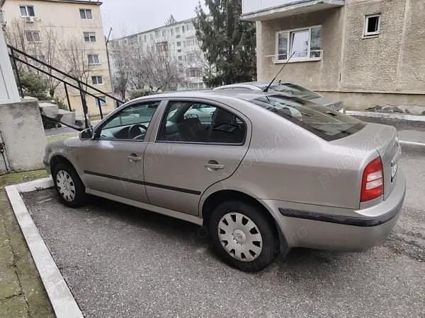 Second-hand Skoda Octavia Tour 101 CP (74 kW) 2009 Bej Berlinǎ