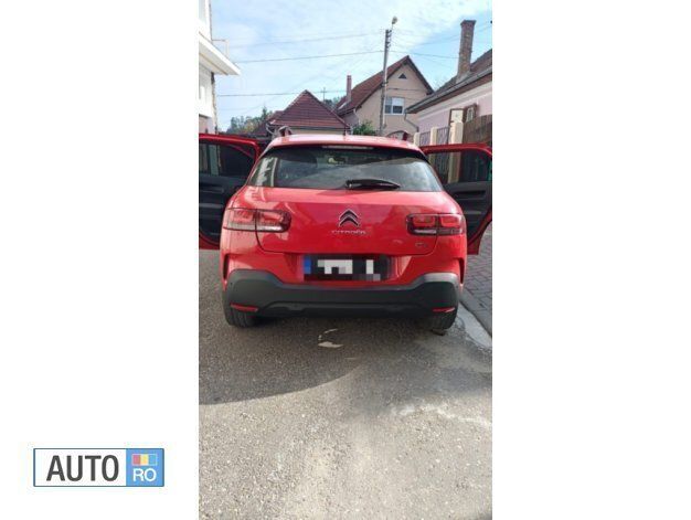 Second-hand Citroën C4 81 CP (59 kW) 2018 Rosu SUV