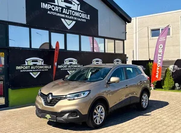 Maro Utilizat 2016 Renault Kadjar SUV | 9.999 EUR (Super Preț) - Imagine 1/4