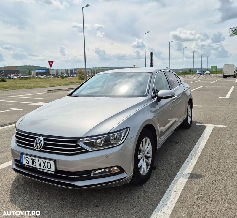 Gri Utilizat 2016 VW Passat Comfortline Berlinǎ | 15.450 EUR (Preț OK) - Imagine 1/4