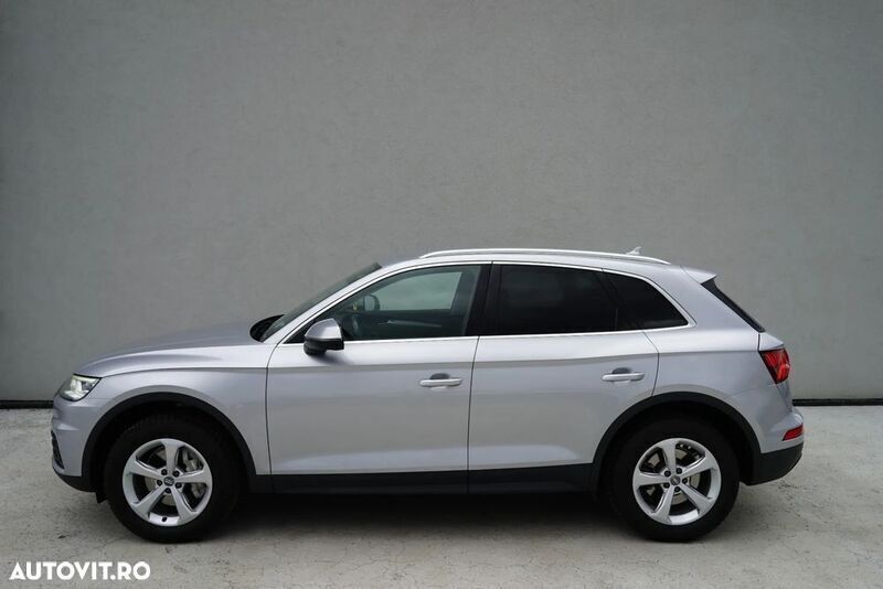 Second-hand Audi Q5 Design 190 CP (139 kW) 2018 Gri mediu  normal SUV