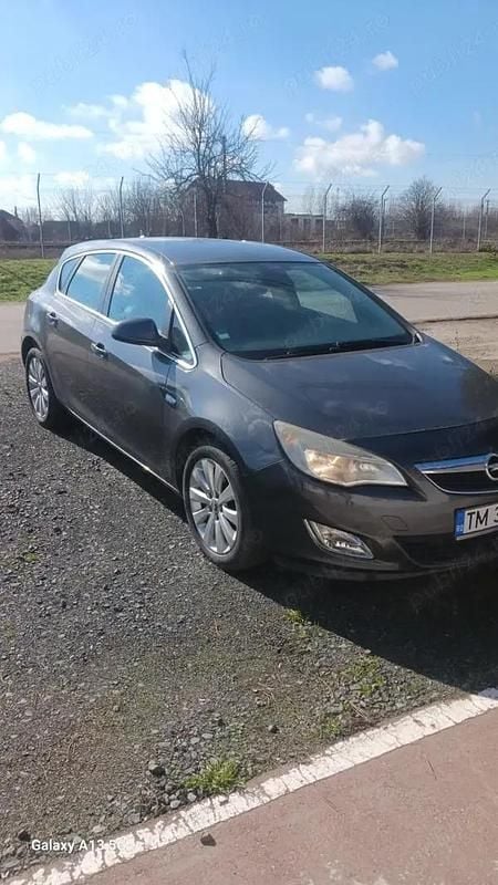 Second-hand Opel Astra Sport 125 CP (91 kW) 2010 Gri Berlinǎ