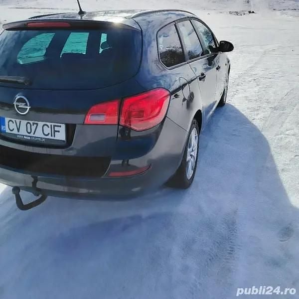 Second-hand Opel Astra 126 CP (92 kW) 2011 Break