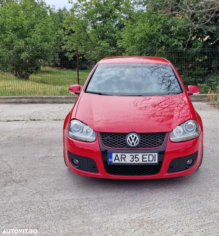 Culoarerosu Utilizat 2006 VW Golf V GTI Hatchback | 4.000 EUR (Preț bun) - Imagine 1/4
