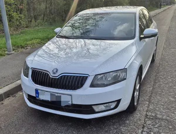 Alb Utilizat 2013 Skoda Octavia Elegance Hatchback | 6.750 EUR (Preț OK) - Imagine 1/4