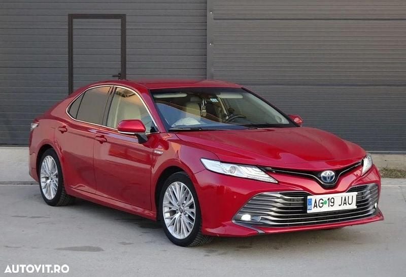 Rosu Utilizat 2020 Toyota Camry Berlinǎ | 22.500 EUR (Super Preț) - Imagine 1/4