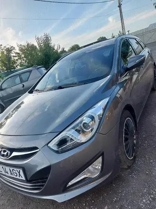 Second-hand Hyundai i40 Premium 116 CP (85 kW) 2011 Break