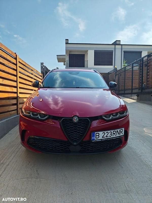 Culoarerosu Utilizat 2023 Alfa Romeo Tonale Edizione Speciale SUV | 31.000 EUR - Imagine 1/4