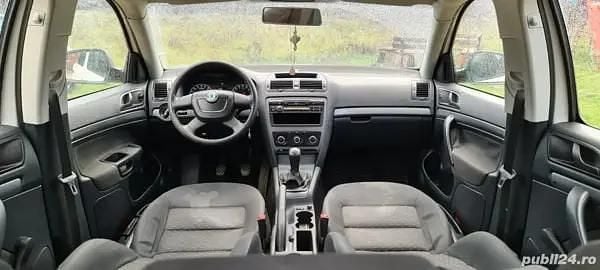 Utilizat 2011 Skoda Octavia Berlinǎ | 3.000 EUR (Preț bun) - Imagine 1/4