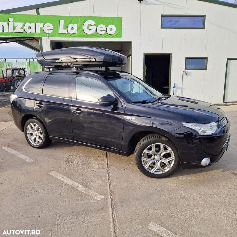 Culoarenegru Utilizat 2014 Mitsubishi Outlander SUV | 9.200 EUR (Preț bun) - Imagine 1/4