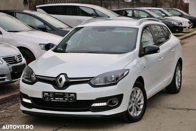 Culoarealb Utilizat 2015 Renault Mégane GrandTour LIMITED Break | 5.750 EUR (Preț OK) - Imagine 1/4