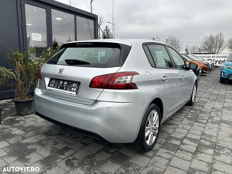 Second-hand Peugeot 308 110 CP (80 kW) 2015 Culoaregri Berlinǎ