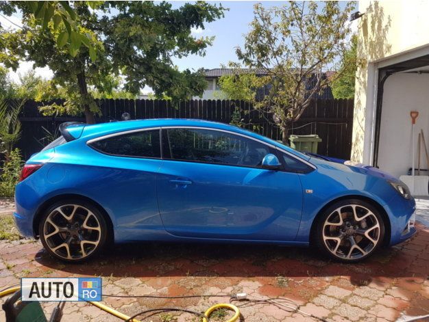 Second-hand Opel Astra OPC 280 CP (205 kW) 2014 Albastru Coupe