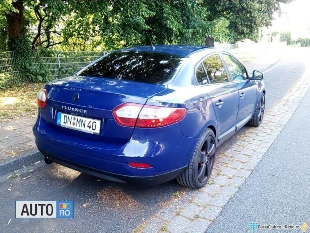Second-hand Renault Fluence 110 CP (80 kW) 2012 Albastru Berlinǎ