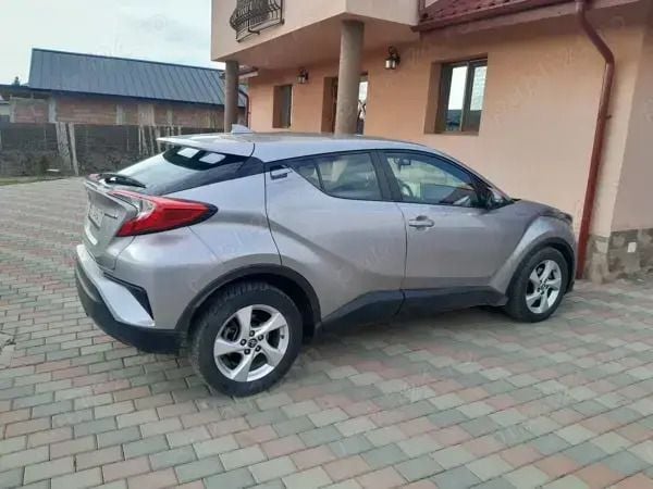 Gri Utilizat 2019 Toyota C-HR SUV | 18.200 EUR (Preț bun) - Imagine 1/4