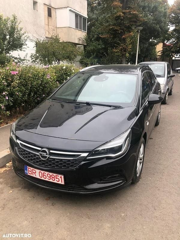 Culoarenegru Utilizat 2016 Opel Astra Edition Break | 6.500 EUR (Preț OK) - Imagine 1/4