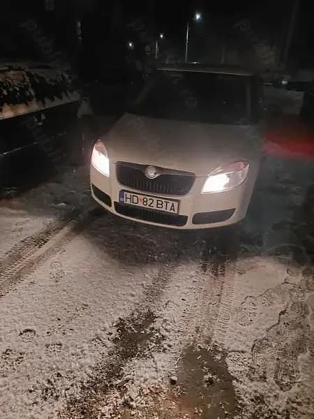Utilizat 2009 Skoda Fabia Berlinǎ | 2.000 EUR (Preț bun) - Imagine 1/4