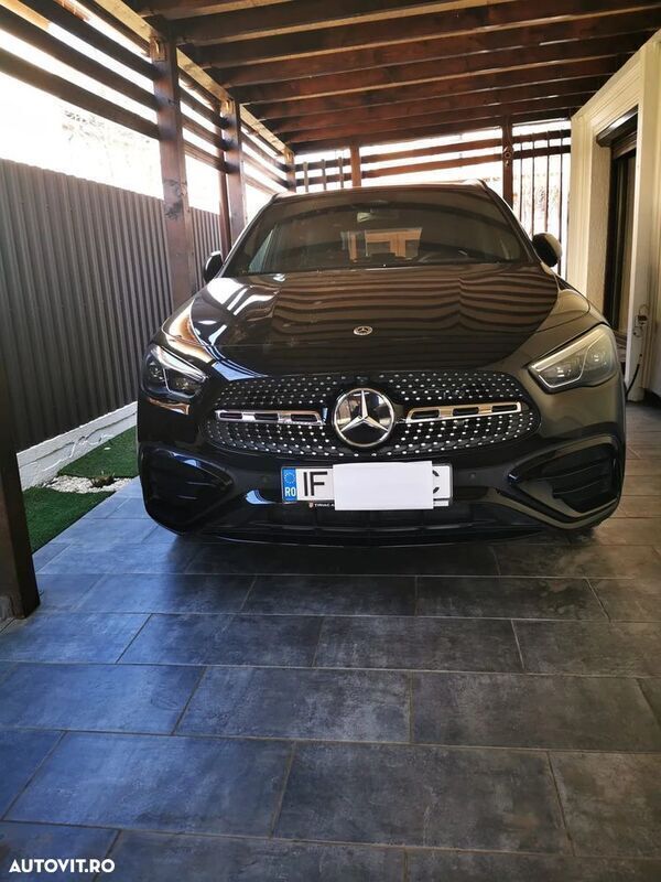 Negru Utilizat 2024 Mercedes GLA250 SUV | 49.900 EUR (Scump) - Imagine 1/4