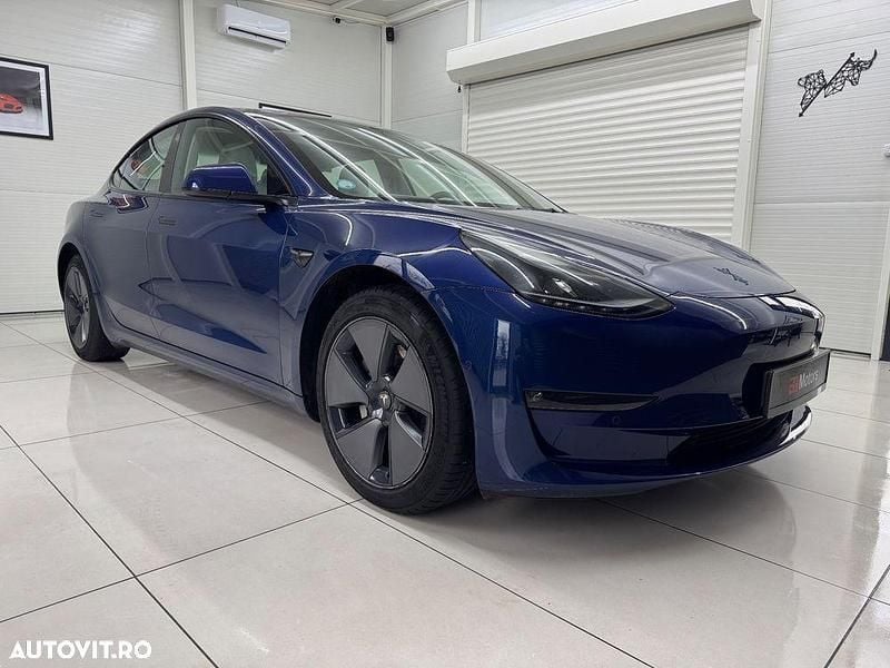 Second-hand Tesla Model 3 365 kW (497 CP) 2021 Culoarealbastru Berlinǎ