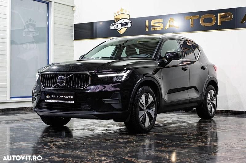 Culoarenegru Second-hand 2022 Volvo XC40 Core SUV | 29.645 EUR (Preț OK) - Imagine 1/4