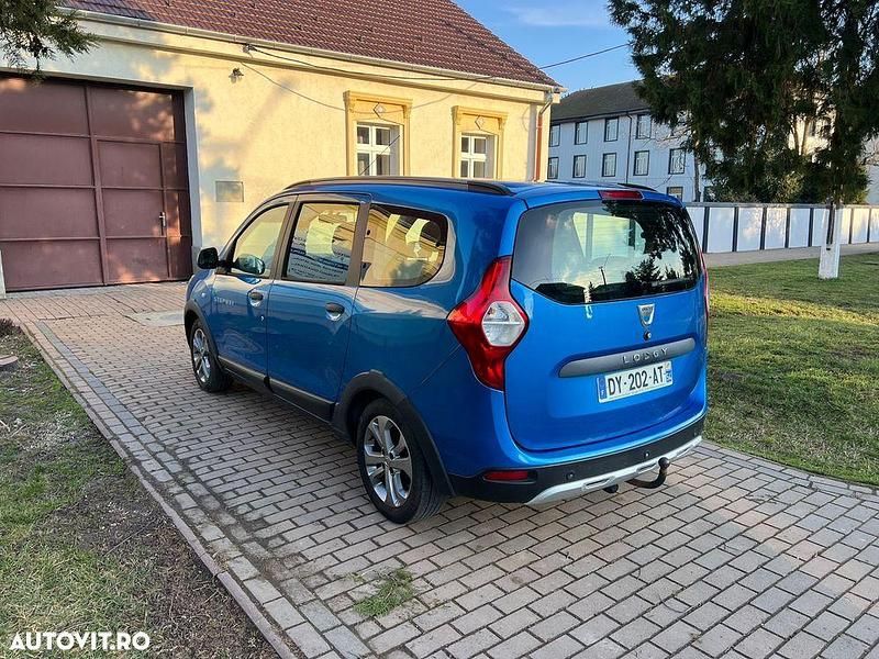 Second-hand Dacia Lodgy Stepway 115 CP (84 kW) 2016 Culoarealbastru Monovolum