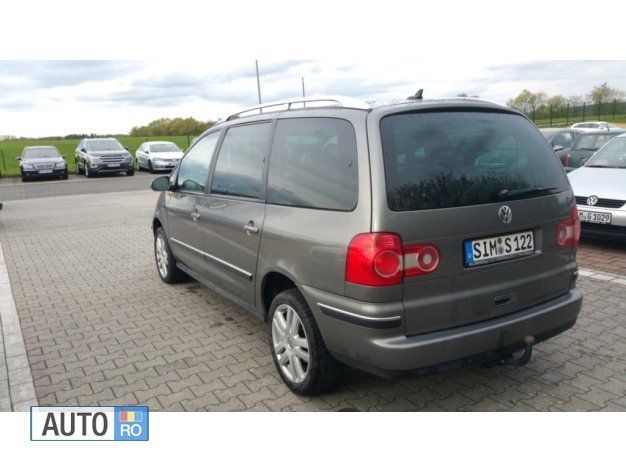 Second-hand VW Sharan 140 CP (102 kW) 2008 Gri Monovolum