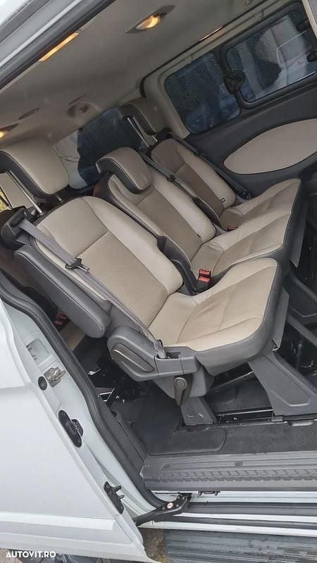 Second-hand Ford Tourneo Custom 170 CP (125 kW) 2016 Culoarealb Van