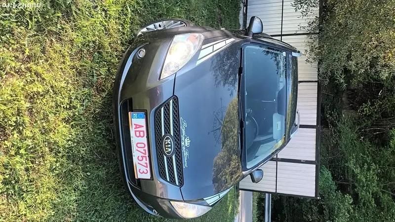 Utilizat 2008 Kia Ceed Break | 2.500 EUR (Preț bun) - Imagine 1/4
